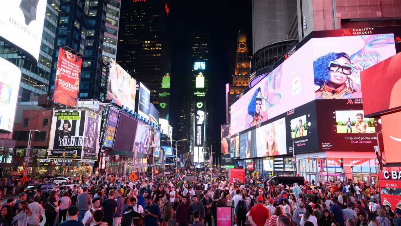 how much does a times square billboard message cost